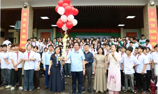 Nói chuyện chuyên đề "Tiếp sức mùa thi: Tâm lý vững vàng - dễ dàng vượt khó"